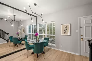 Photo #6: 21110858 Listing