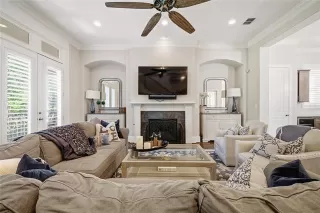 Photo #4: 21110914 Listing 