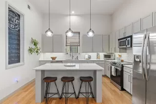 Photo #5: 21110942 Listing 