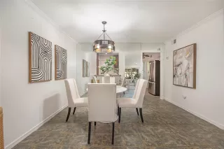 Photo #6: 21111297 Listing