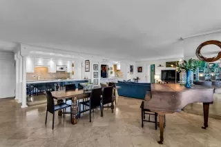 Photo #4: 21111551 Listing