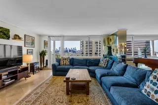 Photo #6: 21111551 Listing