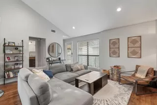 Photo #4: 21111855 Listing 