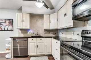 Photo #6: 21112706 Listing