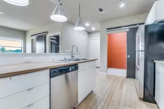 Photo #4: 21112766 Listing 