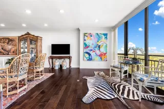 Photo #6: 21113173 Listing