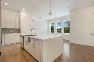 Photo #3: 21113228 Listing 