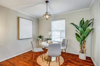 Photo #5: 21113525 Listing