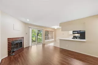 Photo #5: 21113796 Listing