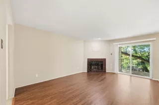 Photo #6: 21113796 Listing