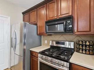 Photo #6: 21114132 Listing