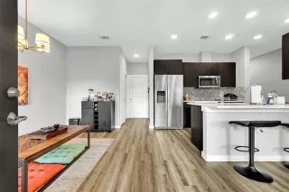 Photo #4: 21114151 Listing