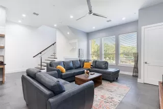 Photo #4: 21114339 Listing 