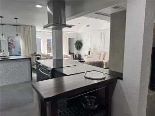 Photo #4: 21114665 Listing