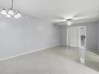 Photo #6: 21115173 Listing