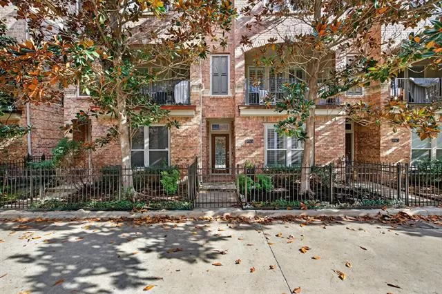 MLS: 21115324 Condo For Sale