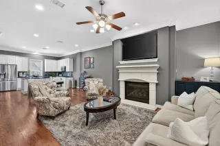 Photo #2: 21115324 Listing