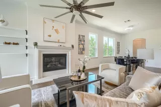 Photo #4: 21115352 Listing