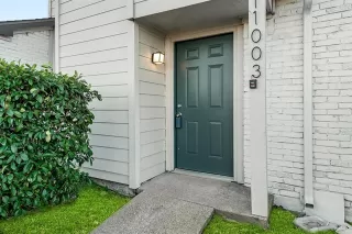 Photo #3: 21115539 Listing