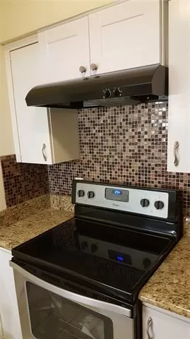 Photo #5: 21115619 Listing 