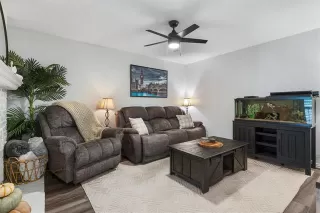 Photo #4: 21115628 Listing 