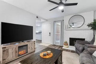 Photo #6: 21115628 Listing 