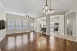 Photo #6: 21115857 Listing 