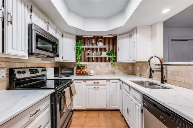 MLS: 21116051 Condo For Sale