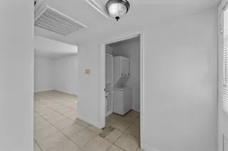 Photo #2: 21116785 Listing