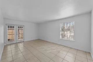 Photo #4: 21116785 Listing