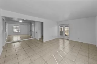 Photo #5: 21116785 Listing