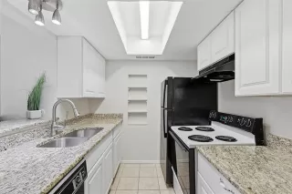 Photo #4: 21116831 Listing