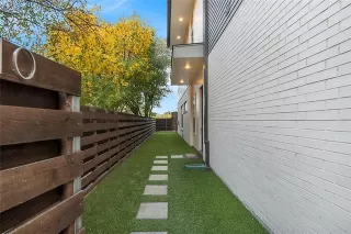 Photo #2: 21116883 Listing 