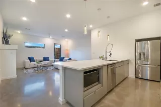 Photo #6: 21116883 Listing 