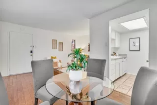 Photo #6: 21117561 Listing 