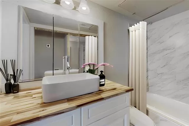 MLS: 21117685 Condo For Sale