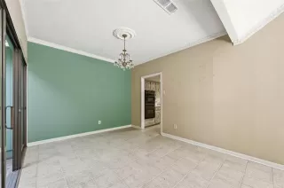 Photo #6: 21117866 Listing