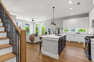 Photo #5: 21118294 Listing