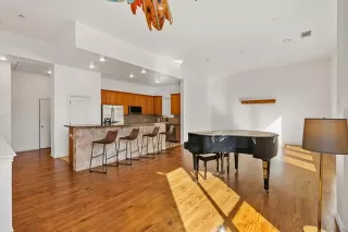 Photo #6: 21119688 Listing 