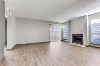 Photo #4: 21120302 Listing 