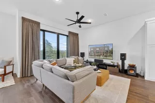 Photo #6: 21120373 Listing 