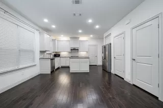 Photo #4: 21120543 Listing 