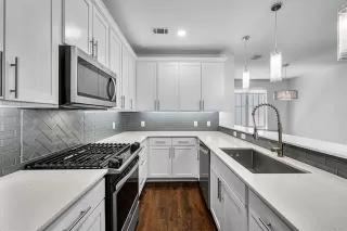 Photo #5: 21121138 Listing 