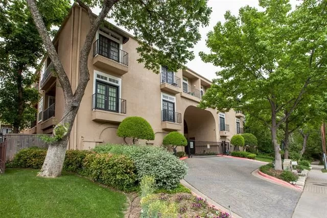 MLS: 21121452 Condo For Sale