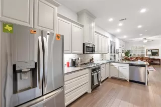 Photo #6: 21121835 Listing 