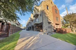 Photo #5: 21122362 Listing 