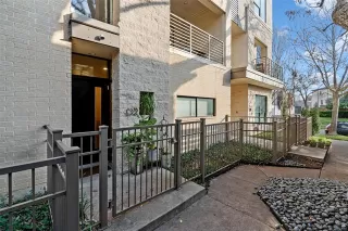 Photo #3: 21122541 Listing