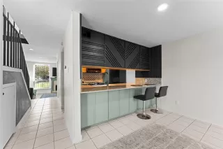 Photo #6: 21122662 Listing