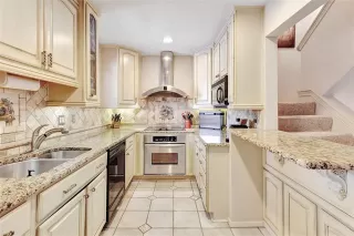 Photo #2: 21122927 Listing