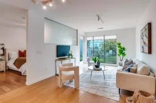 Photo #3: 21123429 Listing